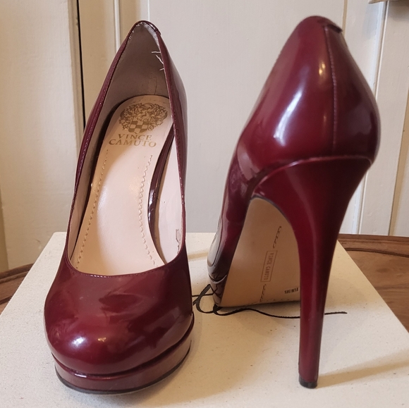 Vincent Camuto patent leather high heels - Picture 1 of 6